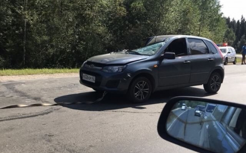 В Радужном большегруз столкнулся с легковушкой