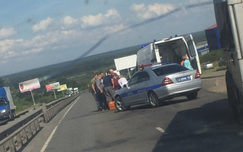 По дороге на Новый мост Toyota сбила женщину: на месте работает реанимация