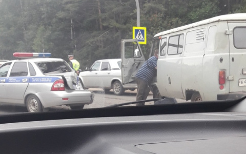 Что обсуждают в Кирове утром: авария с машиной ДПС и исчезновение в лесу