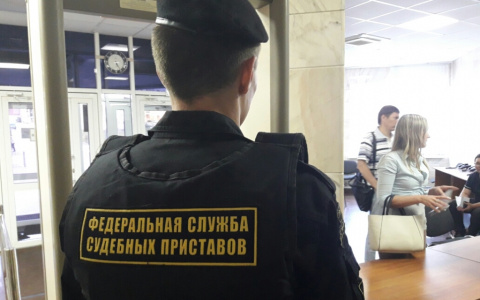 Кировчанка, задолжавшая своему ребенку 40 тысяч, устроила погром у судебных приставов