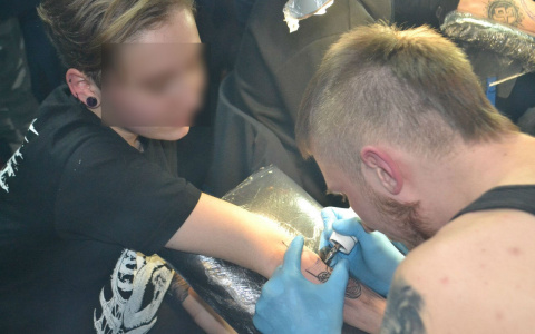 "Татуированные доноры не нужны": кировчанин о том, как ему отказали в сдаче крови в последний момент