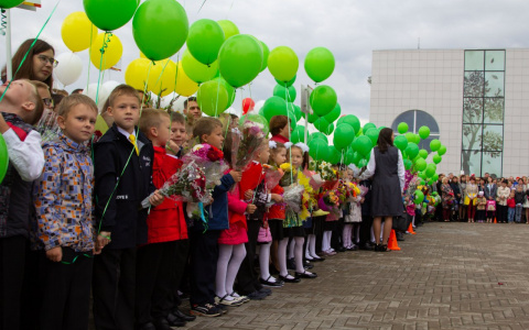 В День знаний в Кирове открылась новая школа в микрорайоне Урванцево