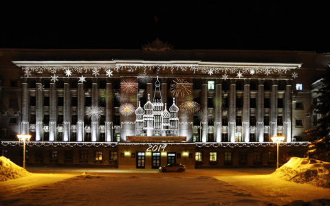 Известно, как украсят здание правительства Кировской области к Новому году