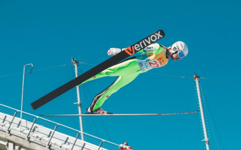 Поддержи сборную России по прыжкам на лыжах с трамплина