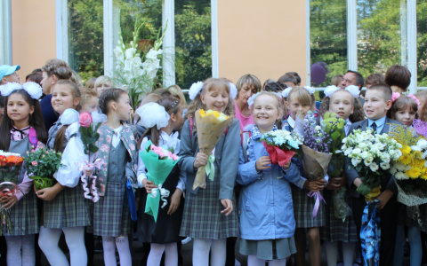 Аналитики посчитали, сколько в среднем стоит собрать ребенка в школу в Кирове