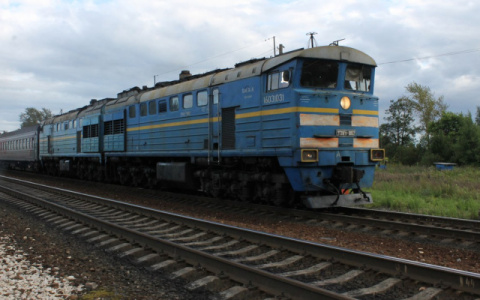 Под Кировом поезд сбил молодого мужчину, находящегося под действием наркотиков