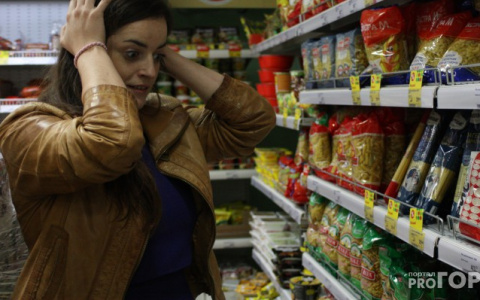 В Кировской области подорожали продукты, топливо и одежда