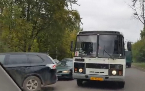 В Кирове водитель автобуса, ехавший по встречной полосе, будет наказан