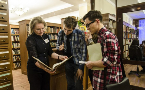 Преподавание в 23 года, лекции на факультете физвоспитания, собственная книга: история от  кировского учителя