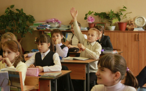 «Мечтала прыгнуть с парашютом, но мама не отпустила»: истории лучших учителей Кирова