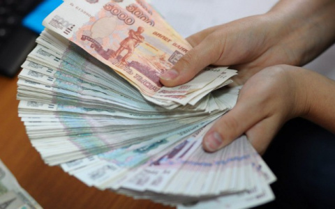 Кировское АТП, имея многомиллионные долги, оплачивает директорам "золотые парашюты"