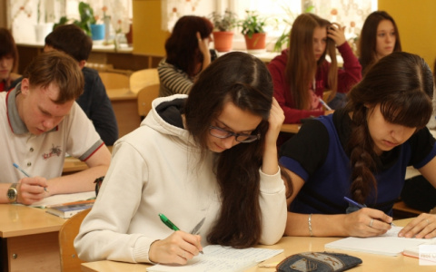 "Кто для меня Пушкин? Алексей... Просто Леха... Простой русский парень": лучшие педагоги Кирова цитируют учеников