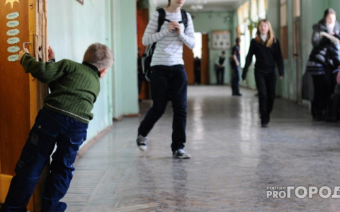 "Иногда очень хочется надеть на работу кроссовки": истории лучших учителей Кирова