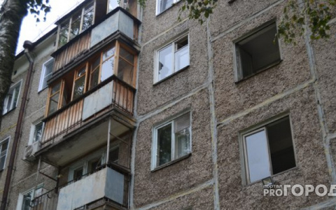 В квартире кировчанки несколько лет была прописана незнакомка с такой же фамилией