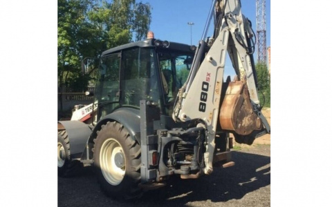 За угнанный трактор объявили награду в 200 тысяч: машину видели в Кировской области