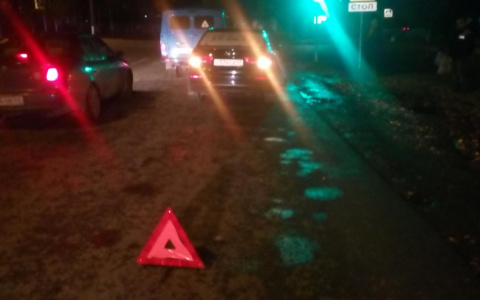 В Кирове в час пик таксист въехал в УАЗ