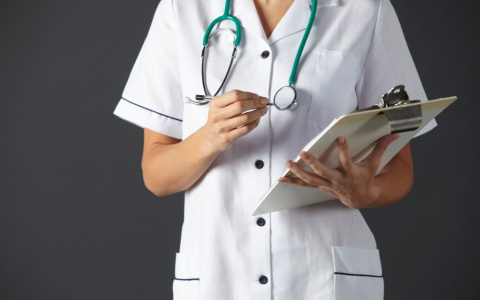 Дефицит врачей: самая нужная профессия потеряла престиж