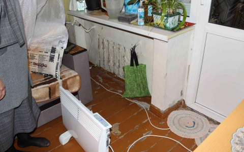 Жильцы дома на Ленина замерзают в квартирах: подрядчик срывает сроки капремонта за 5,8 миллиона
