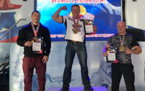 Полицейский из Кирова стал чемпионом мира по пауэрлифтингу
