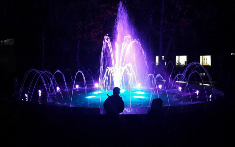В Котельниче запустили световой фонтан стоимостью два миллиона рублей