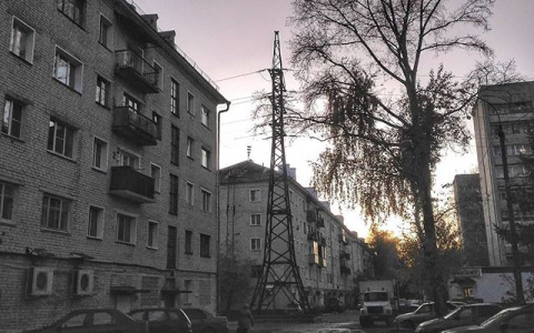 Эйфелева башня, укладка асфальта ногами: странности на улицах Кирова