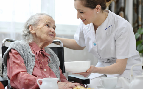 «Заботливые руки»: доверяйте своих близких профессионалам