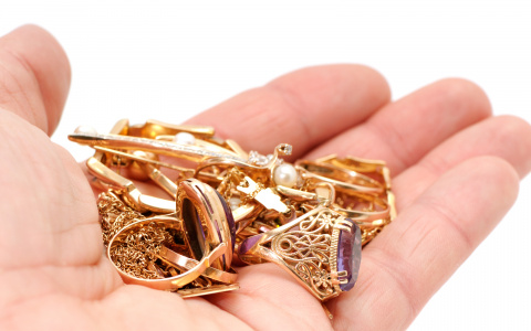 Когда нужны деньги, золото придет на выручку!