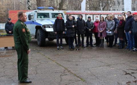 Фоторепортаж: в Кирове прошел день призывника
