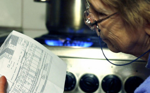 В Кирове пенсионерке шлют квитанции за дом, который сгорел полгода назад