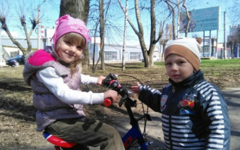 В Кирове пропала семья с двумя маленькими детьми
