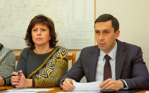 В правительстве обсудили повышение зарплаты педагогам