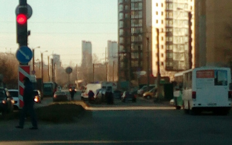 В юго-западном районе столкнулись две иномарки: есть пострадавшие