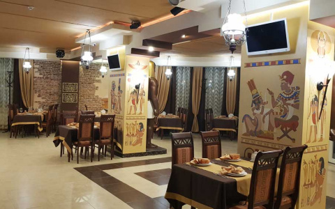 В центре Кирова открылось кафе с уникальной кухней и необычным интерьером