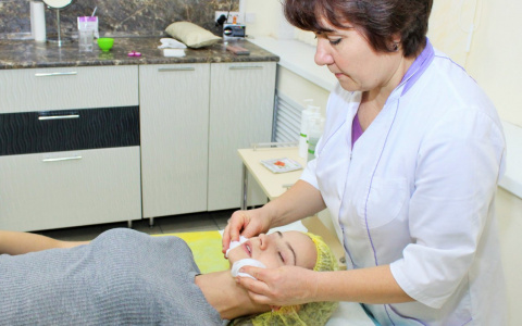 Испытано на себе: как избавиться от мимических морщин после одного сеанса массажа лица?