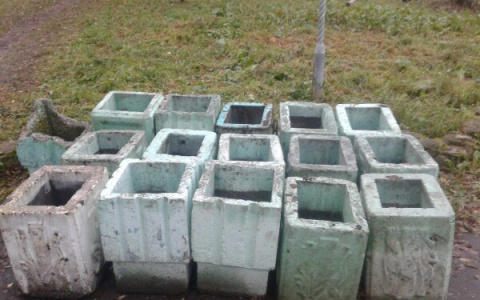 В парке имени Гагарина уберут часть бетонных урн