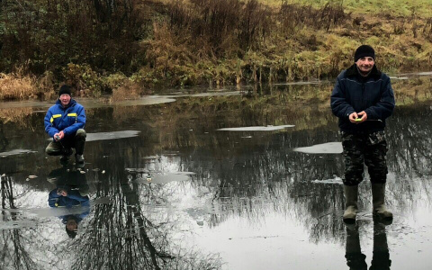 В Верхошижемье экстремалы устроили рыбалку на только что сформировавшемся льду