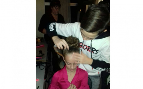 11-летний парикмахер из Кирова на Неделе моды сделал 30 причесок за 5 часов