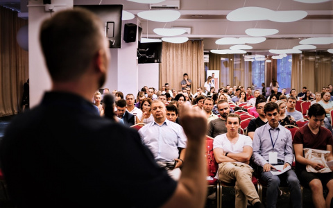 На бесплатных семинарах в Кирове расскажут 7 правил сохранения клиентов