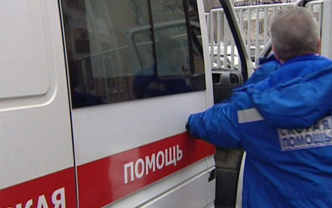 В Нововятске около частного дома нашли тело 17-летней девушки