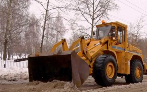 "Не выше тройки": специалисты оценили качество уборки снега на кировских дорогах