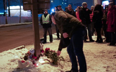Репортаж: в Кирове прошла акция в память о погибшей в ДТП 10-летней девочке