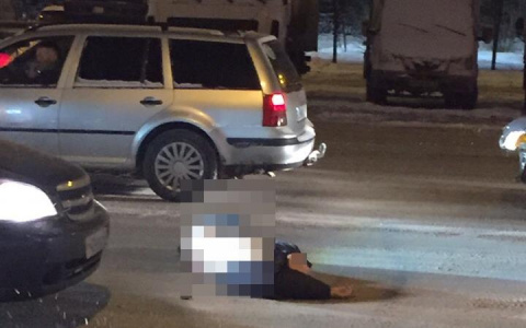 На Воровского после ДТП без движения лежал полуголый пешеход