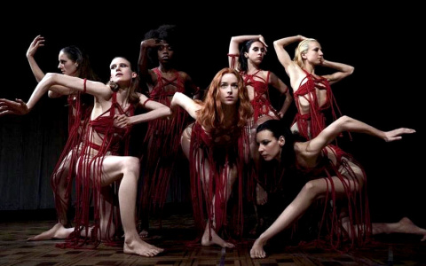 "Суспирия": танцы, границы и первобытное зло