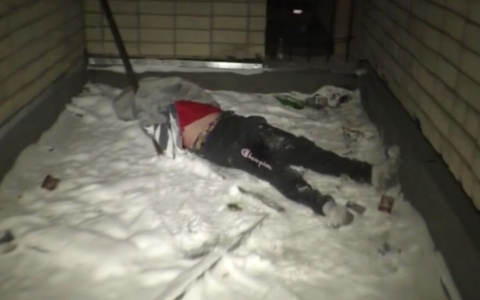 В Кирове пьяный студент упал с балкона