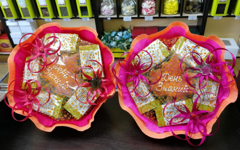 Педагогам и врачам запретят принимать подарки: мнение кировских родителей и учителей