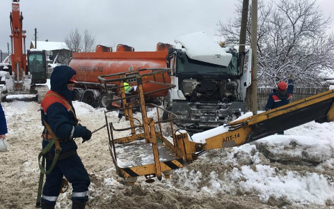 В Кировской области произошло серьезное ДТП с бензовозом: есть погибшие