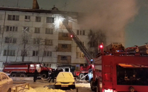 Из-за неисправного водонагревателя ночью вспыхнула квартира в центре Кирова