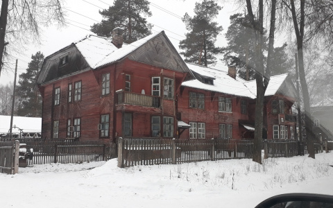 Ледовый дворец и пивоваренный завод: подборка необычных зданий в Кировской области