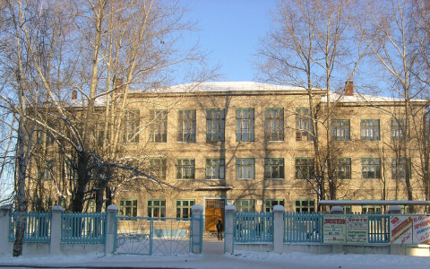 Начальную школу в Кирсе, где массово отравились дети, временно закрыли