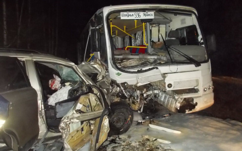 В ДТП с рейсовым автобусом в Кировской области погиб человек